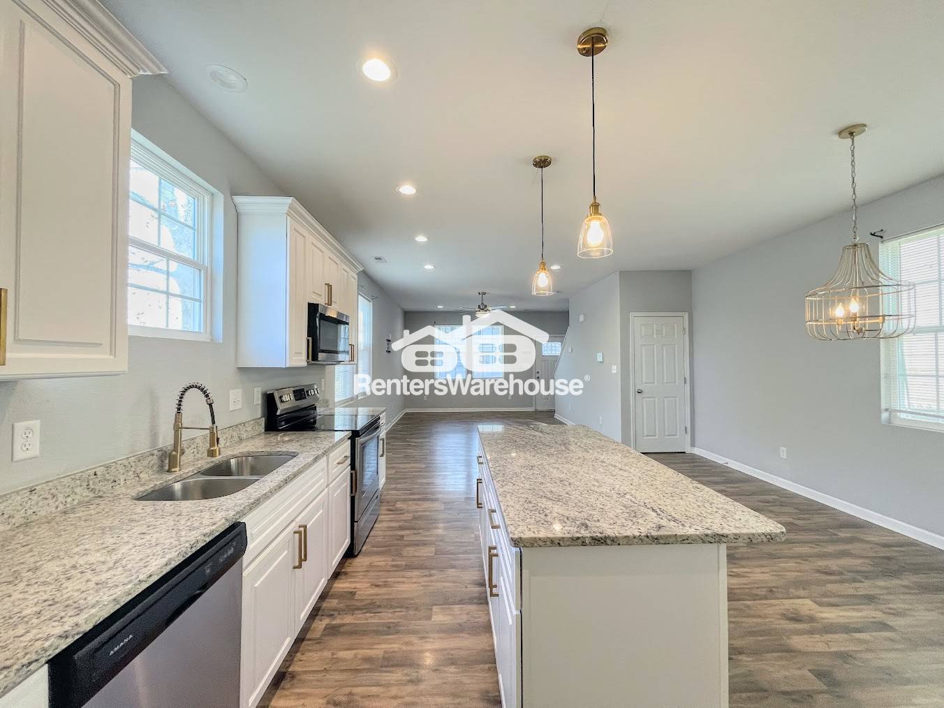 Building Photo - 1900 County St