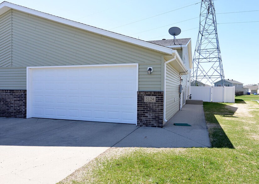 Primary Photo - 5124 48th Ave S