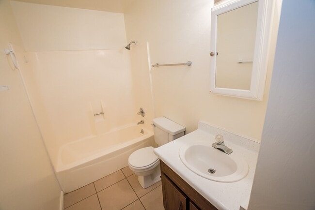 Building Photo - 3 Bedroom, 2 Bath Home, 1 Car Garage, Large Fenced Yard!