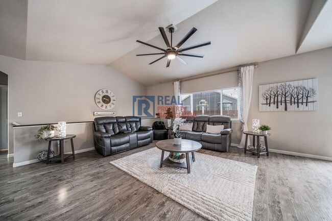 Building Photo - 1033 Traildust Dr