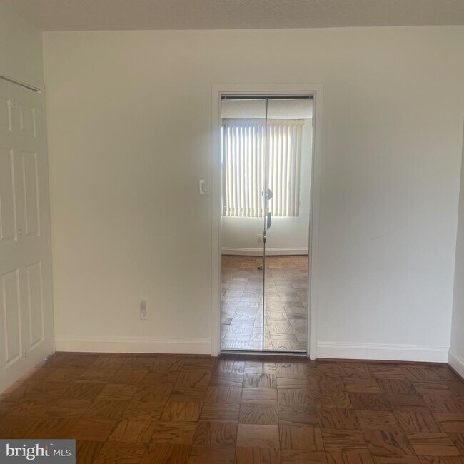 Building Photo - 5225 Pooks Hill Rd