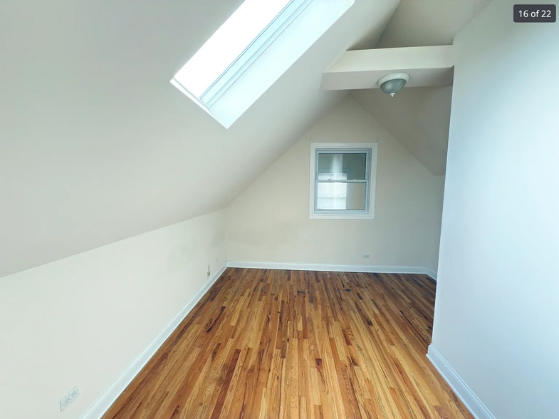 Building Photo - 1720 W Beach Ave