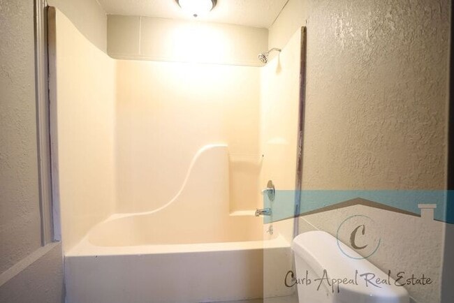 Building Photo - Completely renovated 1 bed, 1 bath apt in Brookland - utilities included!!