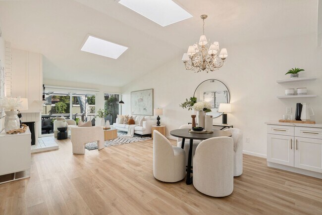 Building Photo - Luxurious Remodeled 2 Bedroom 2 Bath Home in Desirable Almaden Community!