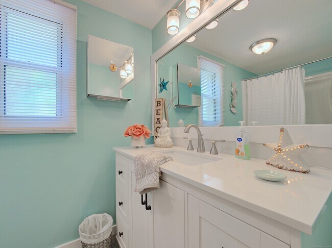 Building Photo - 281 Gardner Ave