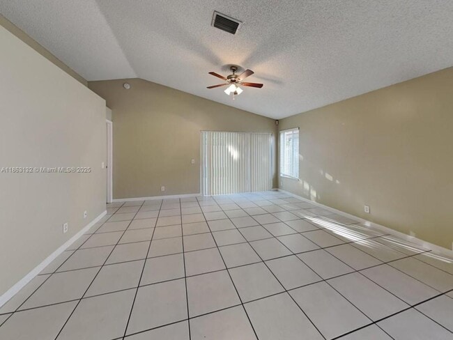 Building Photo - 567 Talavera Rd