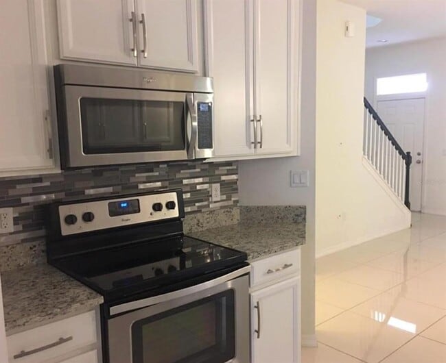 Building Photo - 9377 Meadow Hunt Way