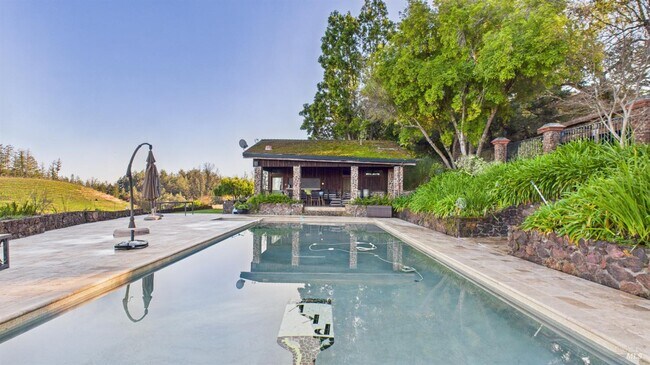 Building Photo - 3225 W Dry Creek Rd