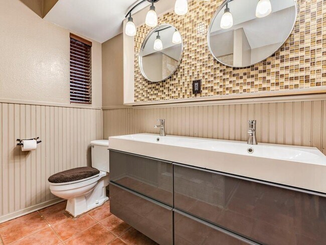 Building Photo - 9805 Murmuring Creek Dr