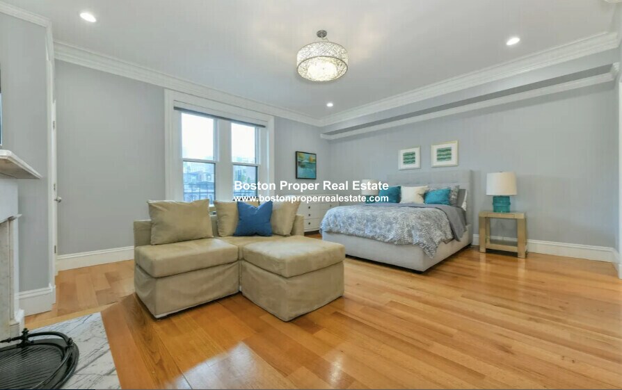 Building Photo - 214 Beacon St