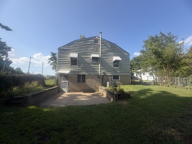 Building Photo - 515 W Southside Blvd