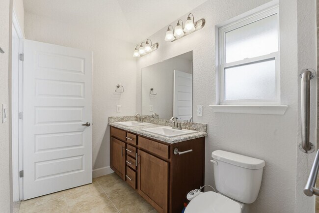 Building Photo - Newer Home in Alachua's Savannah Station