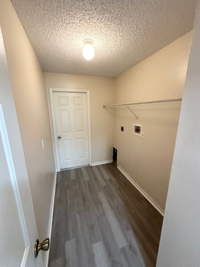 Building Photo - 9 Rybell Pl