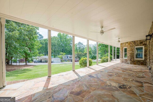 Building Photo - 2555 Chattahoochee Ln