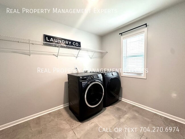 Building Photo - 6029 Whitechapel Ct