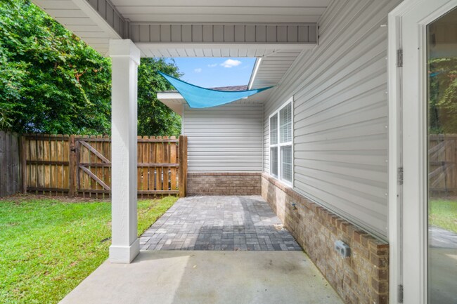 Building Photo - 8459 Crissy Ln