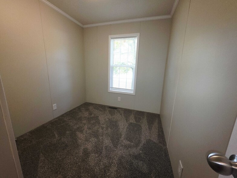 Building Photo - 3653 Pinoak St