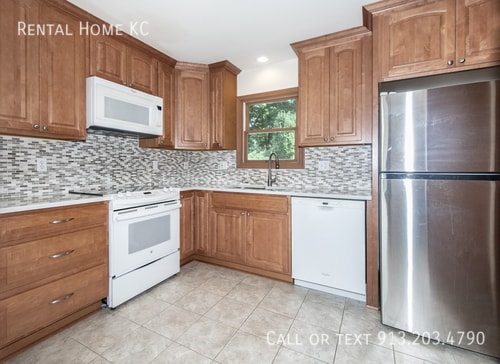 Building Photo - 9151 Somerset Dr