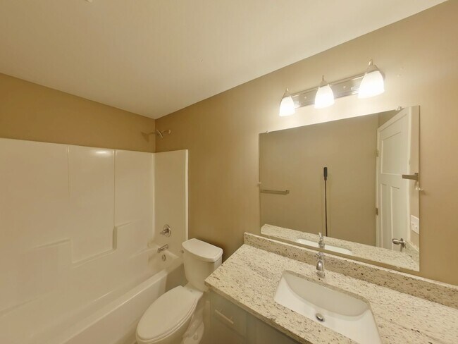 Building Photo - 520 Mathewson St