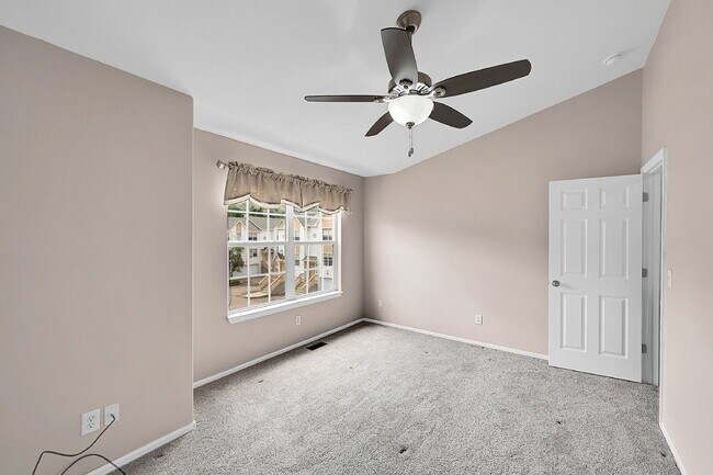 Building Photo - $2,050.00, 3 bed, 2.5 bath, located in Pal...