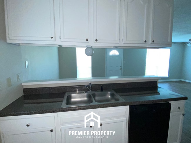 Building Photo - Charming 3BR/2BA in Raleigh | Hardwood Floors & Large Fenced Backyard