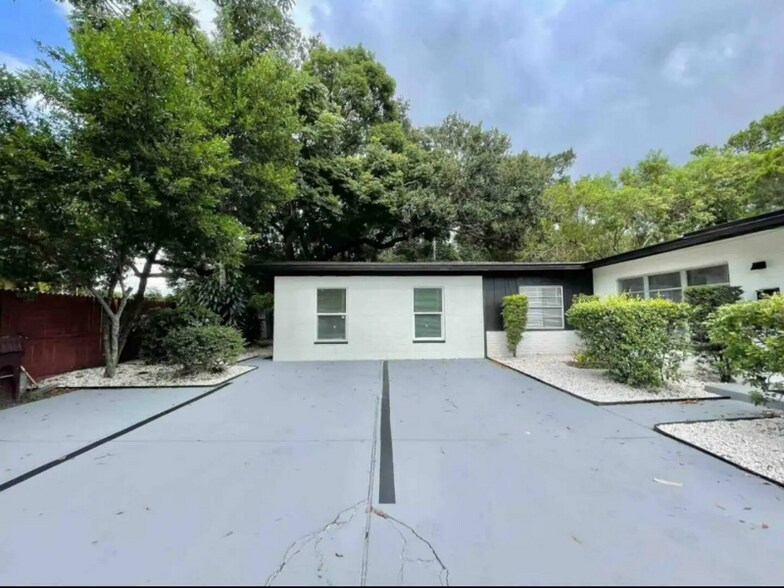 Building Photo - 1213 Corbett Ln