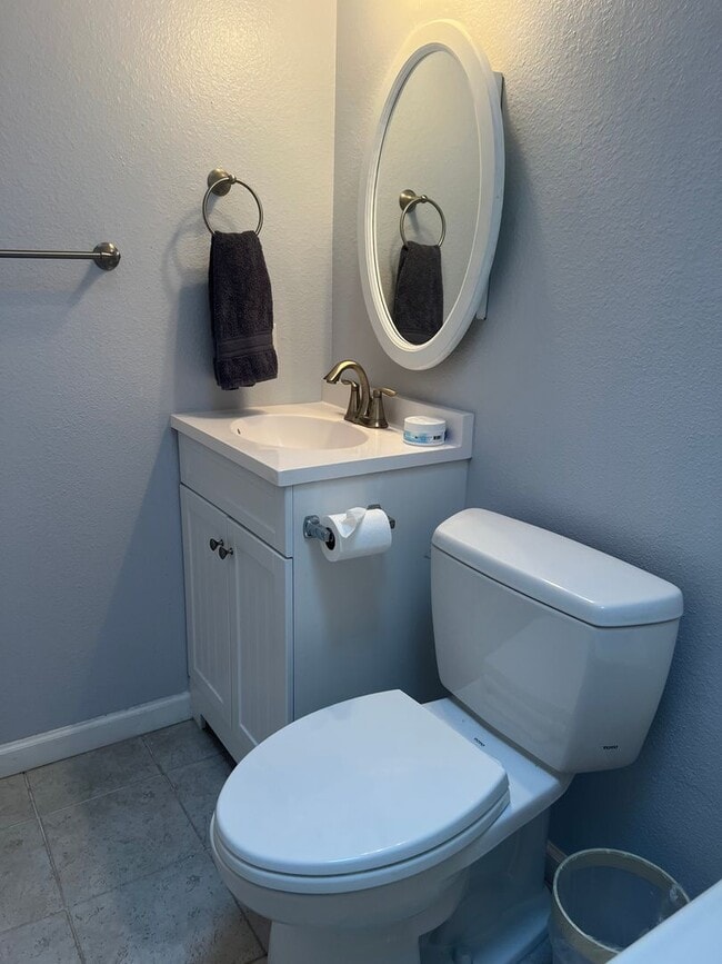 Building Photo - 55+ Home in Oceana Mission 1, Private End Unit!