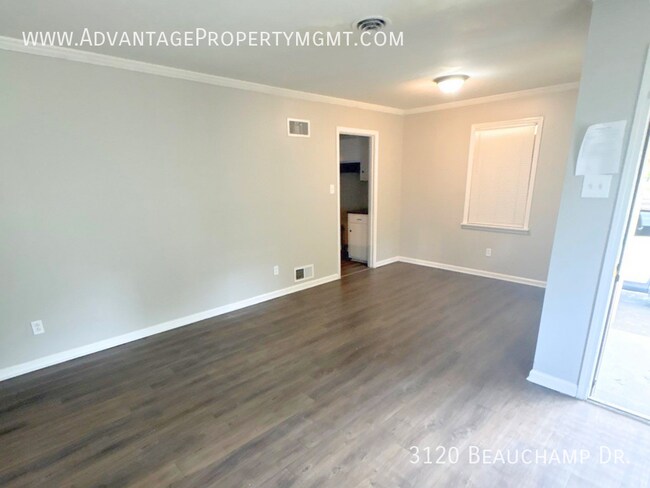 Building Photo - 3120 Beauchamp Dr