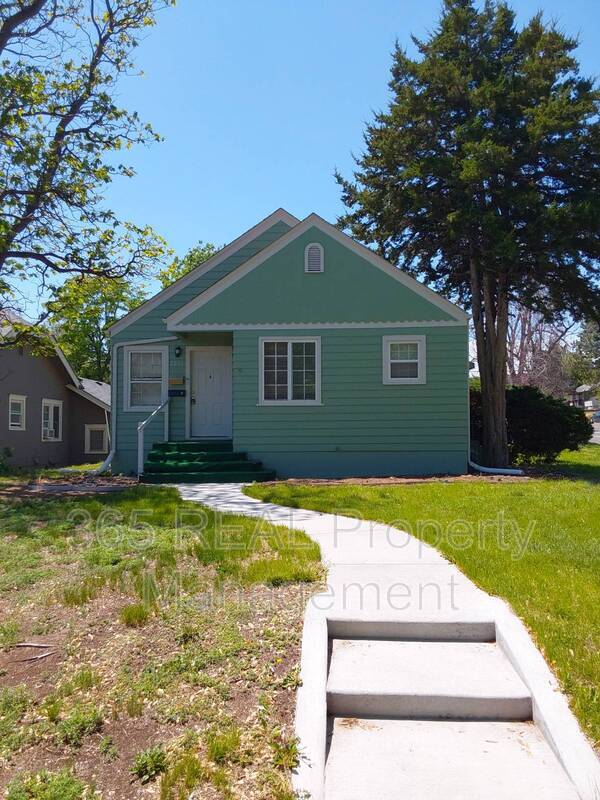 Building Photo - 2203 9th Ave