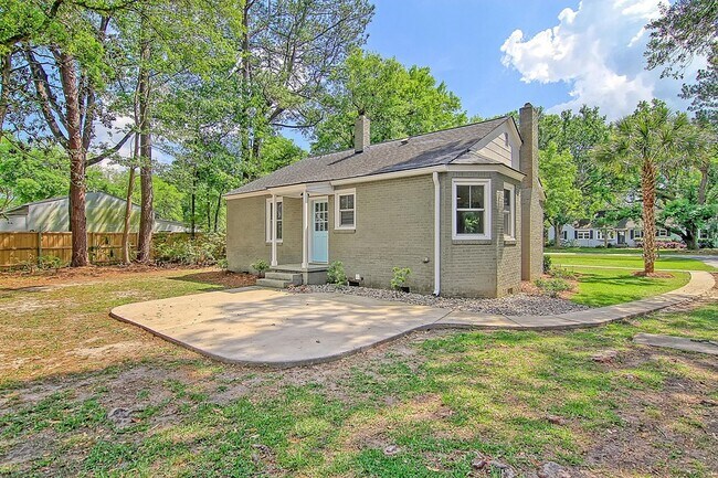 Building Photo - 1724 Pearlott St
