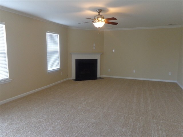Building Photo - 1049 Vanguard Dr