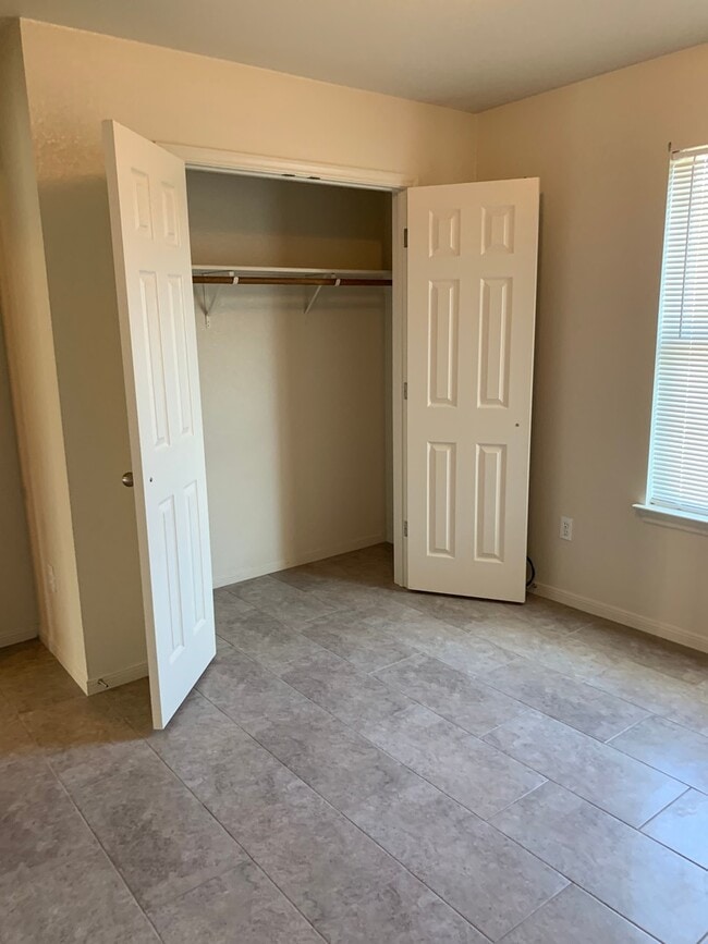 Building Photo - 4 Bdrm 2.25 Bath in Copperas Cove