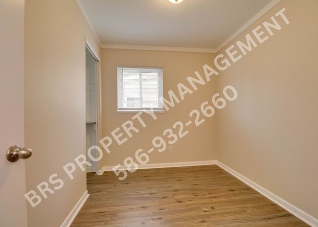 Building Photo - 3 BD 1 Bath in Hazel Park