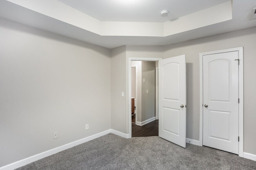 Building Photo - 1021 Ramsgate Dr SW