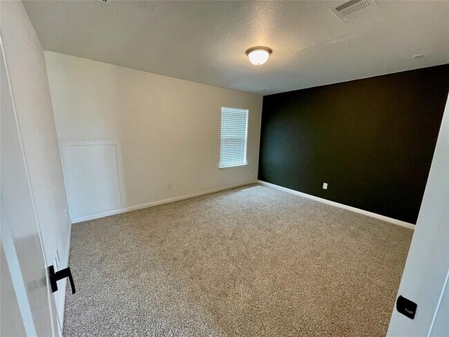Building Photo - 17214 Antioch Ave