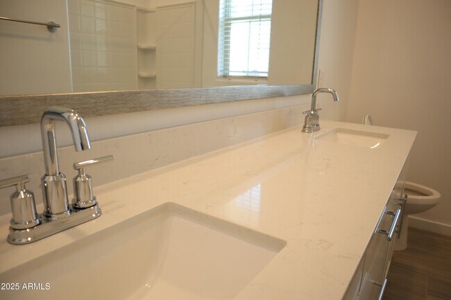 Building Photo - 4077 S Sabrina Dr
