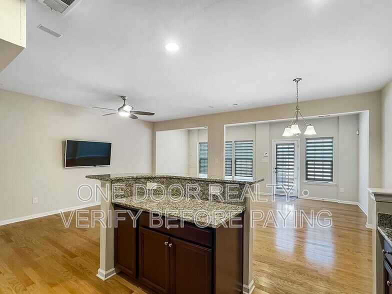 Building Photo - 402 Lewis Burwell Pl