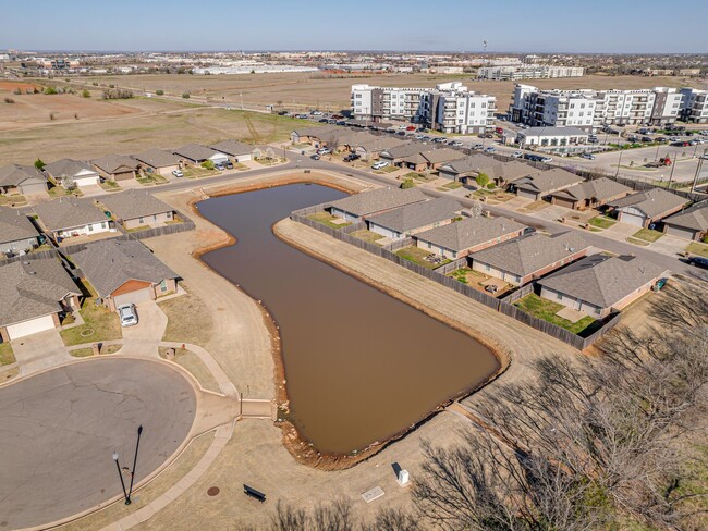 Building Photo - Newer Home in OKC