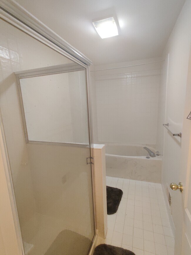 Building Photo - 1138 Fairways Blvd