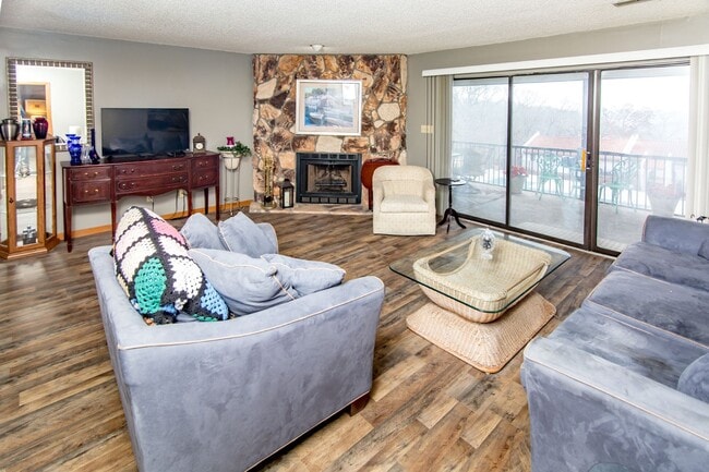Building Photo - 2 Bed & 2 Bath Condo