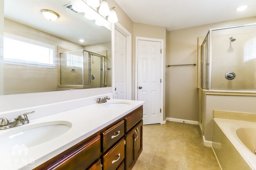 Building Photo - 9998 Cameron Ridge TR