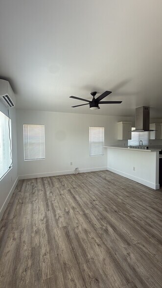 Building Photo - 4606 S Normandie Ave