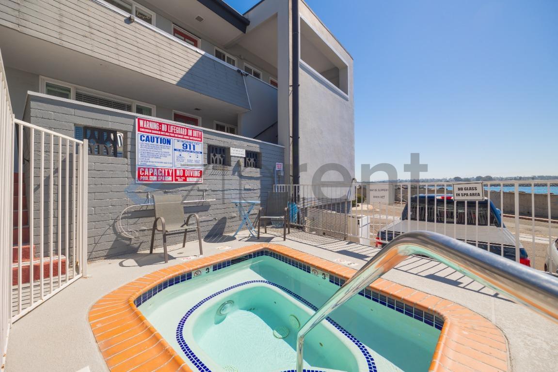 Building Photo - 2613 Mission Blvd