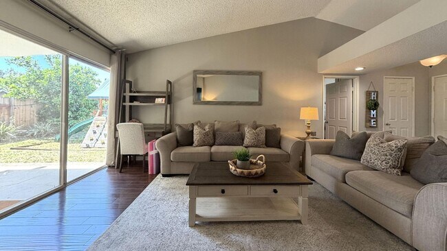 Building Photo - 1562 Campus Ave