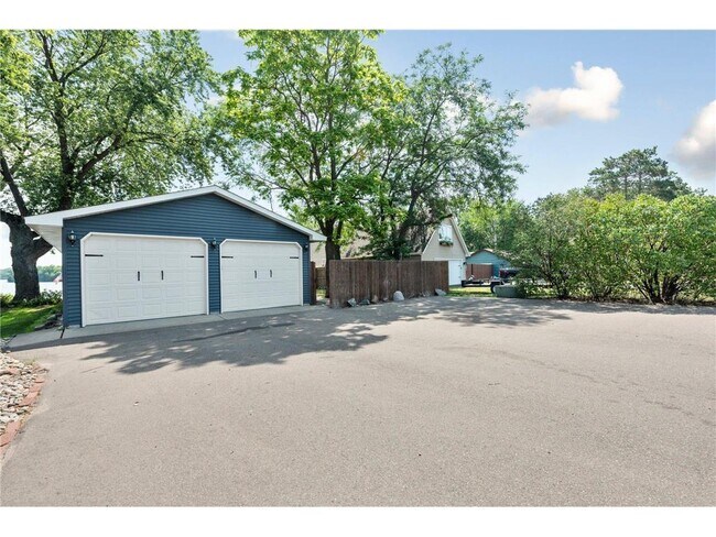 Building Photo - 26755 Fremont Dr