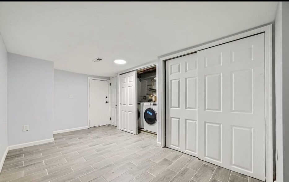 Building Photo - 2601 E Oliver St