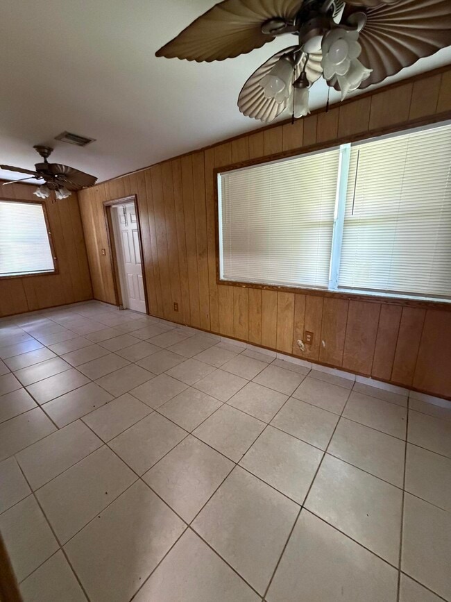 Building Photo - 1920 SW 67th Terrace