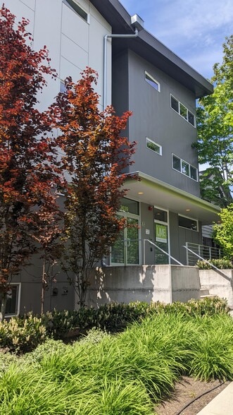 Building Photo - Lime Studios