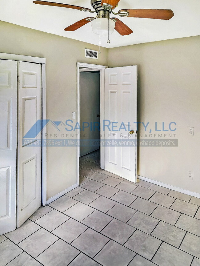 Building Photo - 3328 Tamplin Terrace