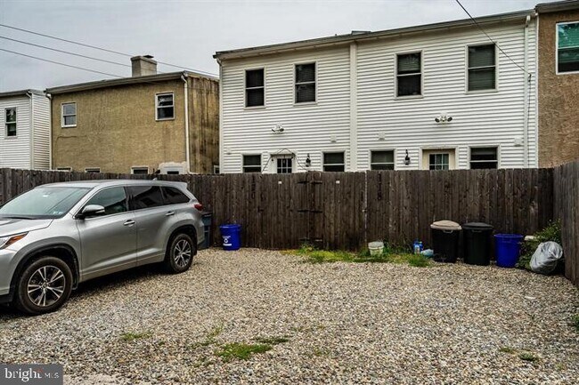 Building Photo - 126 N Wayne St